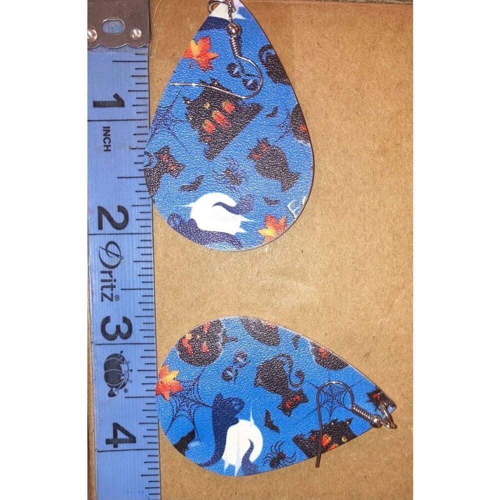 ☀️3/$9☀️ Haunted House Themed  Earrings - Picture 2 of 3